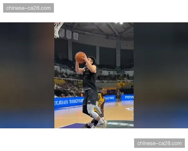 幕后:赵继伟休赛期赴美特训,重点打磨挡拆后中距离战术选择 幕后:赵继伟休赛期赴美特训,重点打磨挡拆后中距离战术选择