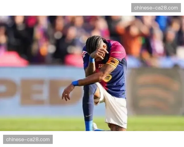 巴萨官方：拉菲尼亚右大腿股二头肌受伤，预计伤缺五周